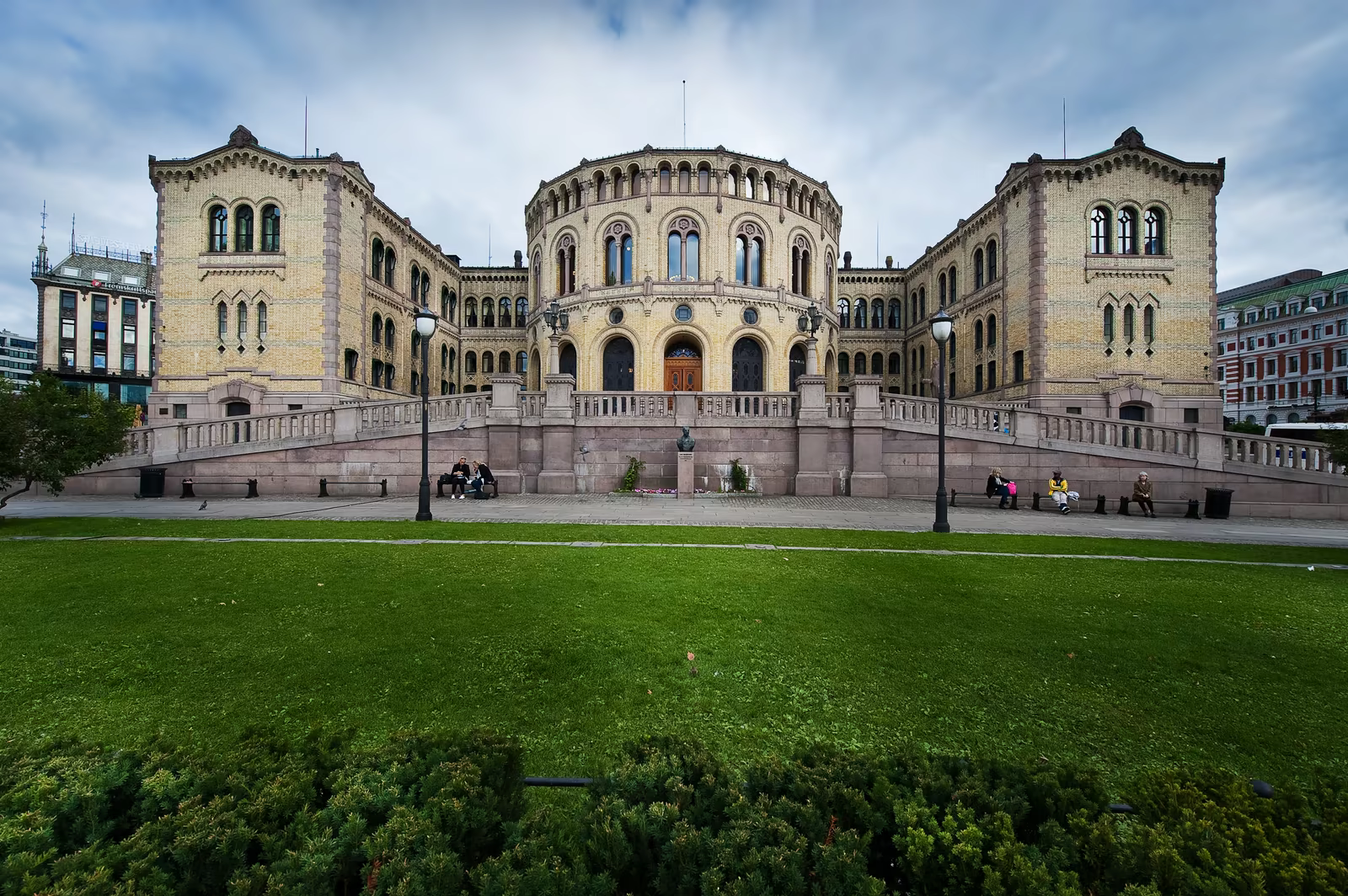 Mette-Marit sairastui hengitystieinfektioon, jättää Stortingetin avajaiset väliin