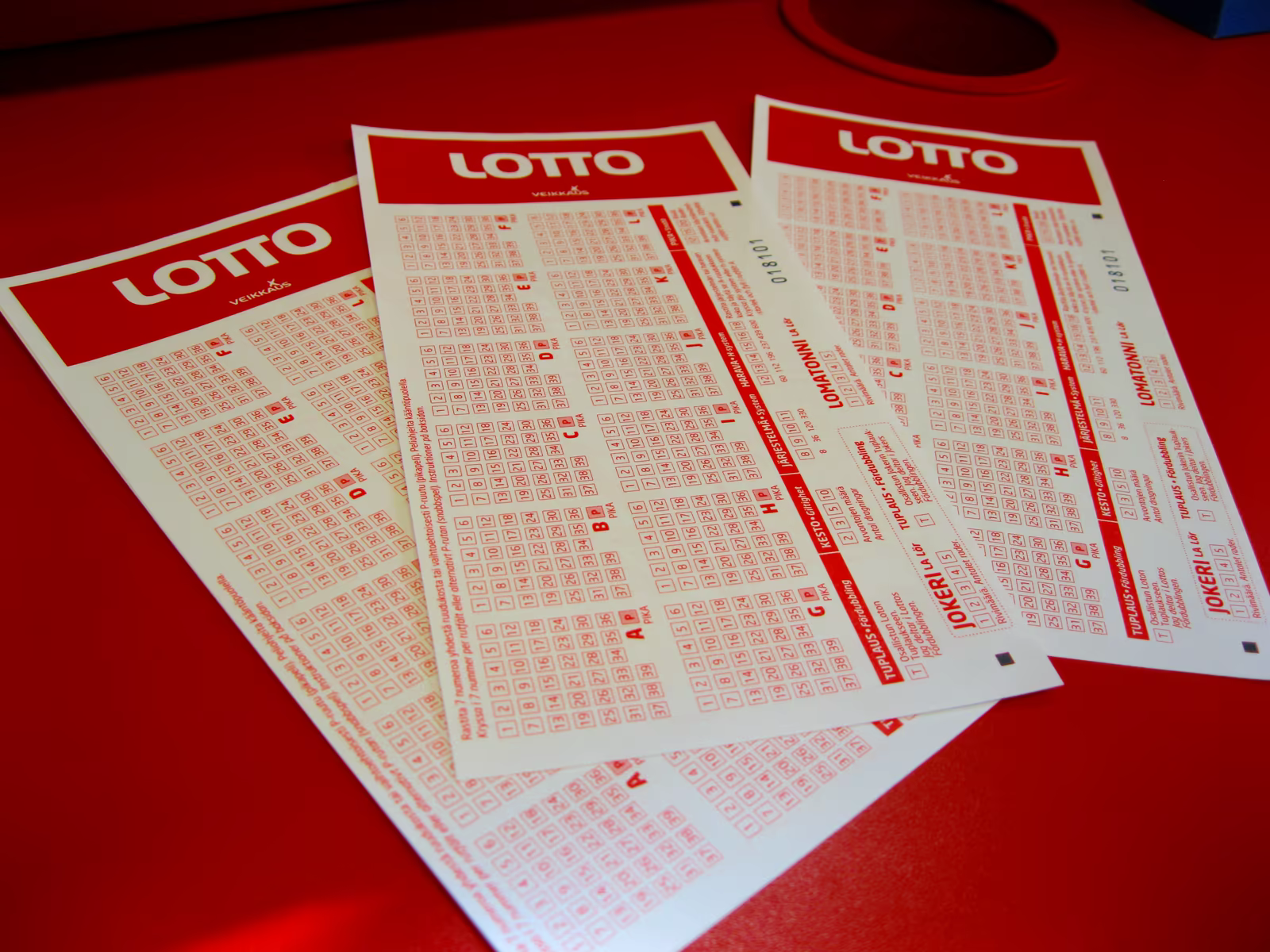 Loton potti nousee 7 miljoonaan, porukka vei 285 278 euroa