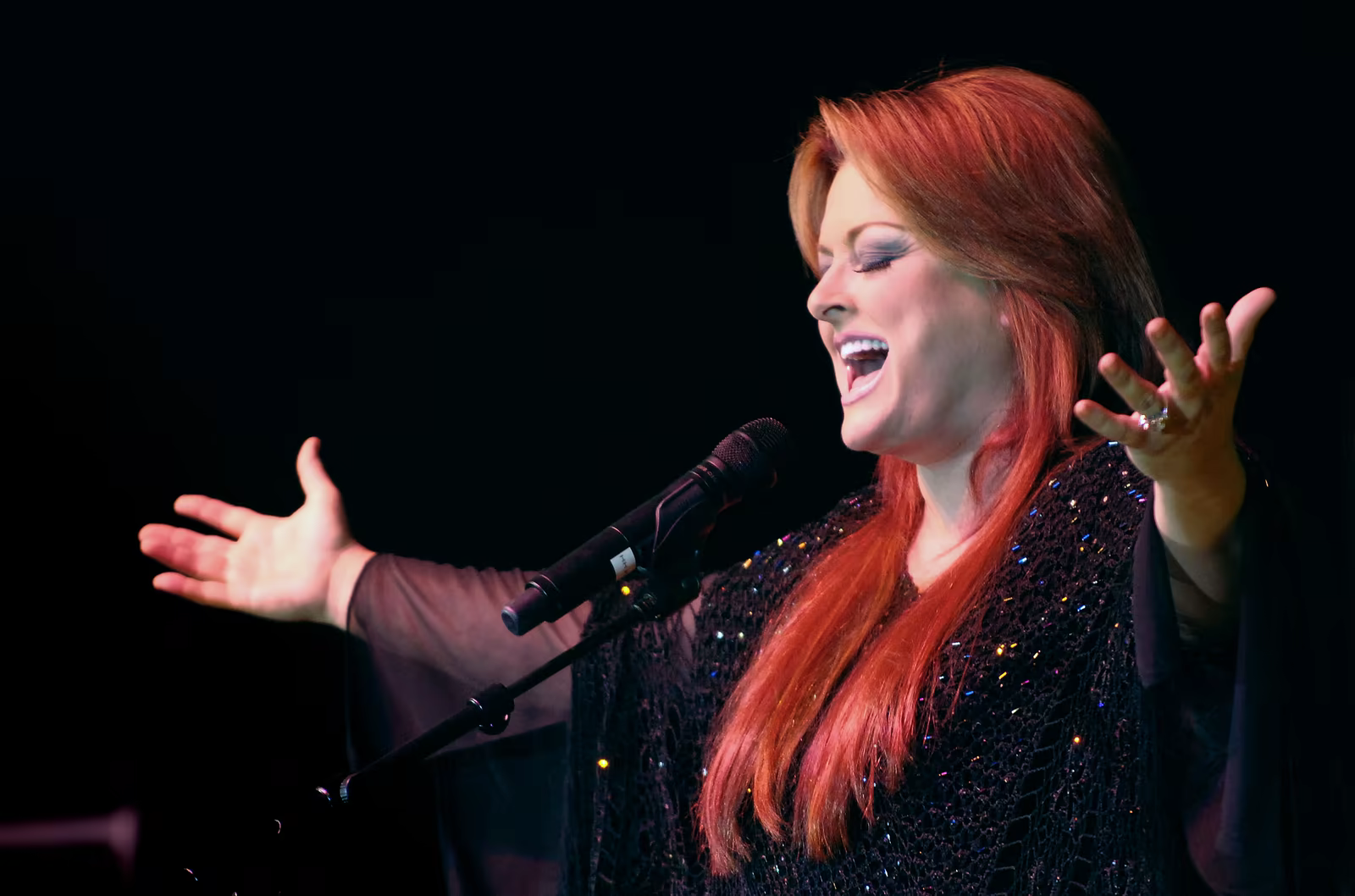 Wynonna Judd julkaisi The Hard Truth -albumin vuosikymmenen tauon jälkeen